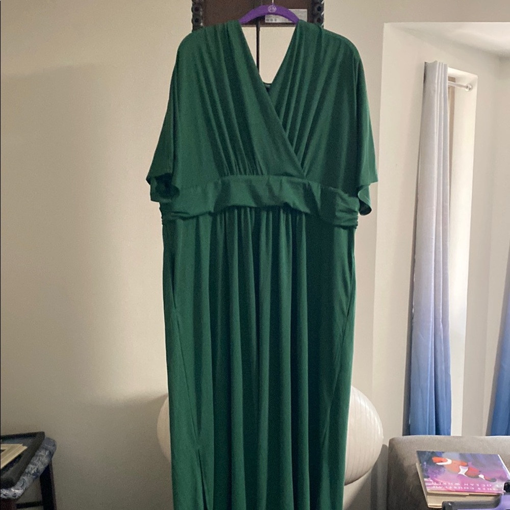 Green Maxi Dress with Pockets, elbow length sleeves
